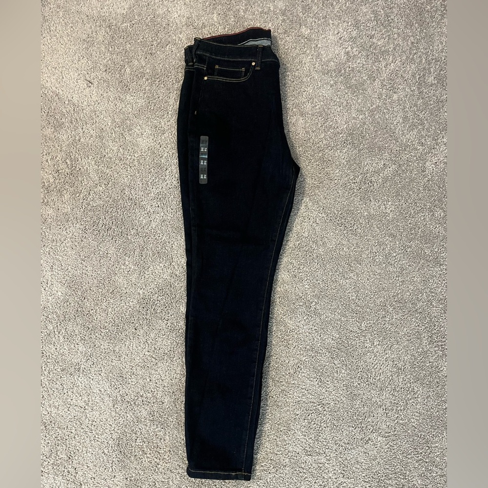 3/$20 Tommy Hilfiger Women's Dark Skinny Jeans (NWT)